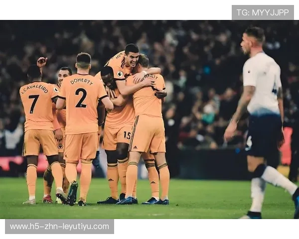 英超联赛对抗激烈,边路进攻表现成为主要亮点